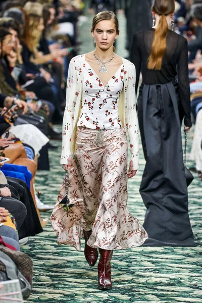 Look 35